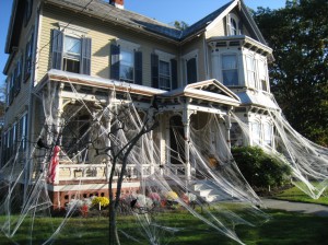 haunted-halloween-house-1024x768